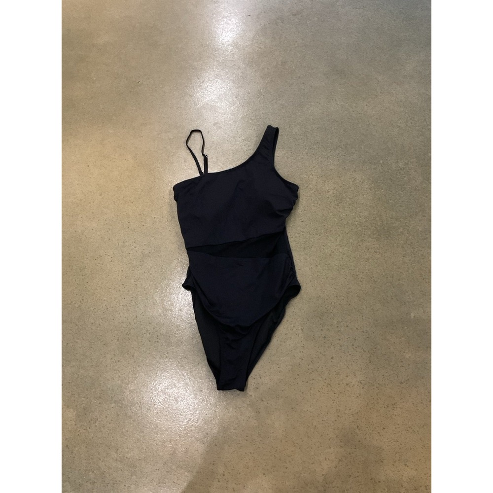 ‎Swimsuit
